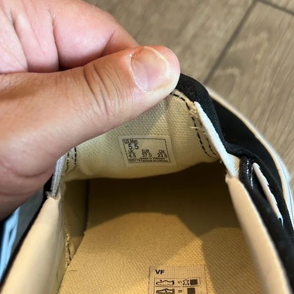 NWOT, Box Included, Vans SKATE Pop Cush B&W slip on. - Picture 4 of 7